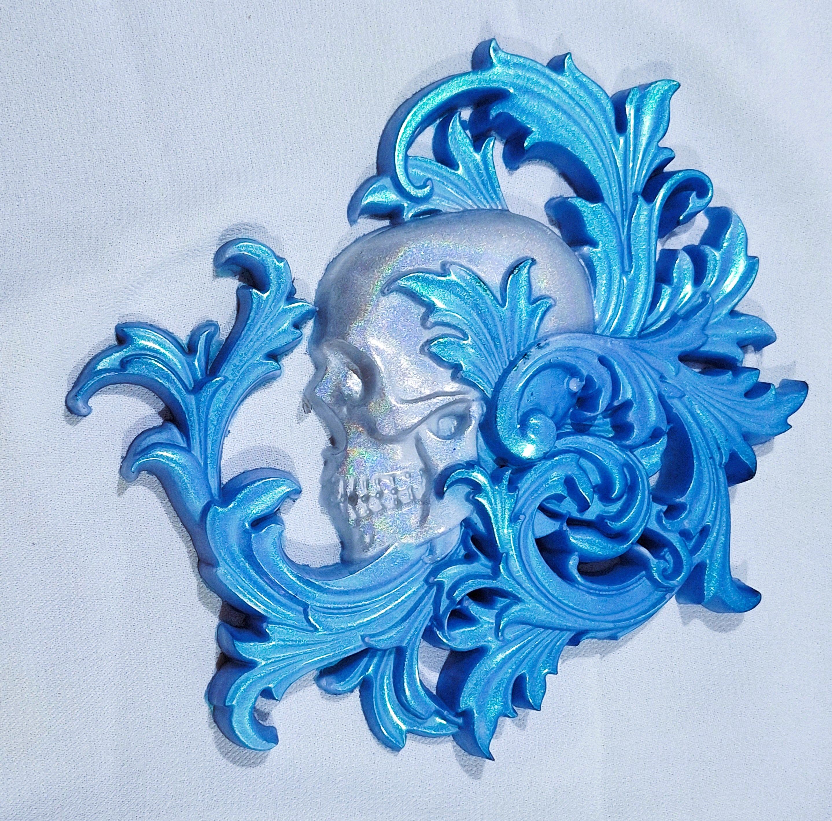 Silver & Blue Chrome Skull w/Swirls