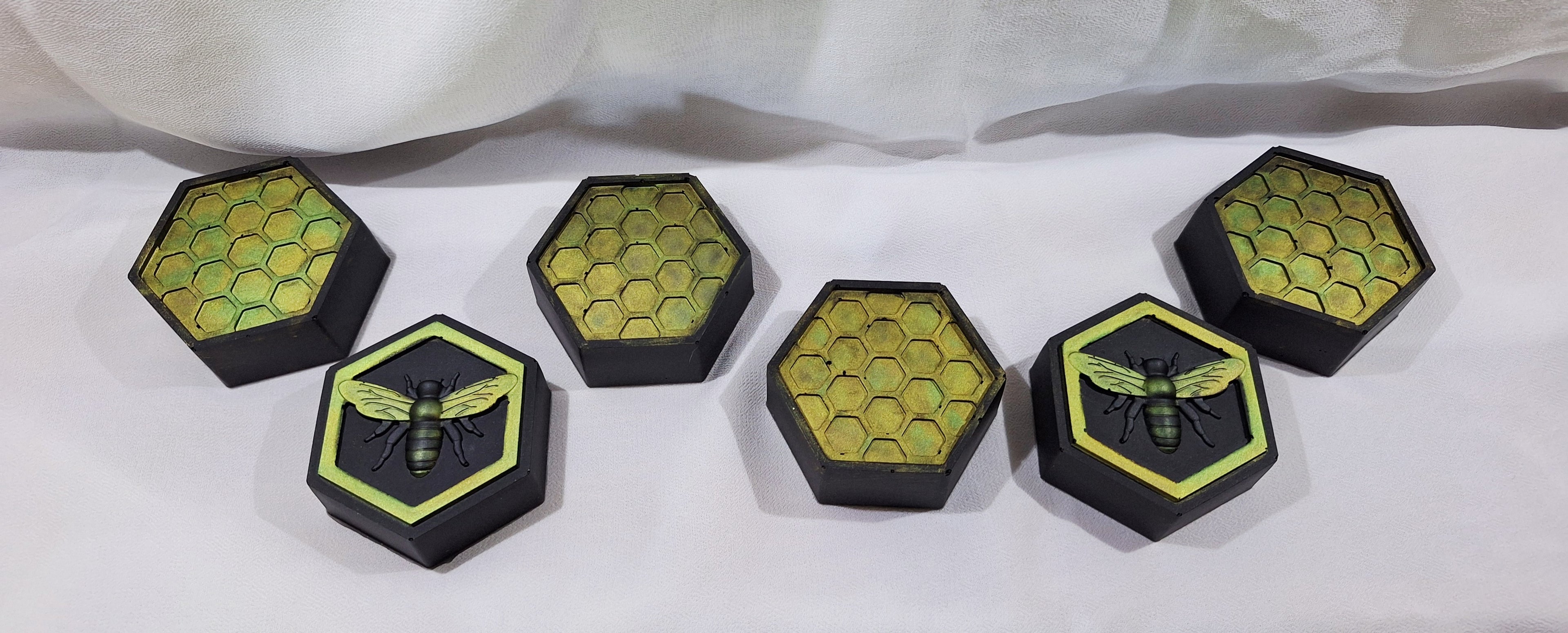 6pc Bee/Honeycomb Pucks