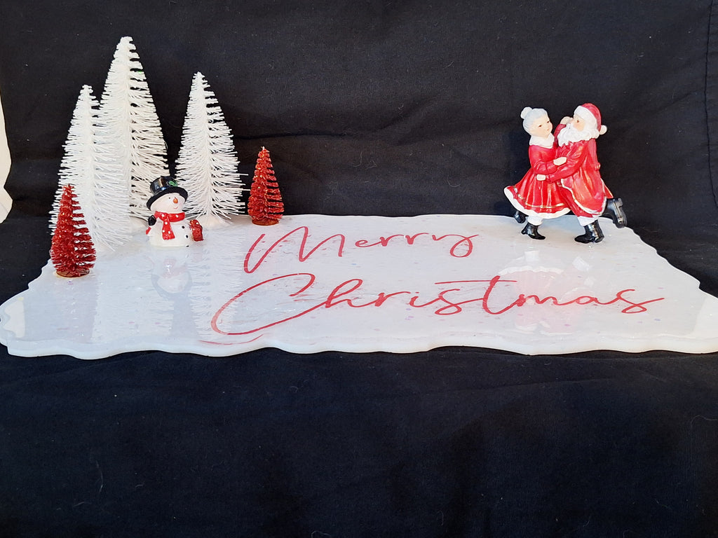 Mr. and Mrs. Claus Dancing Christmas Tray Display